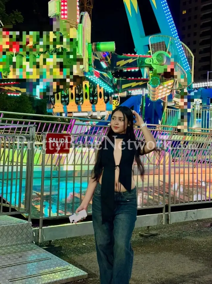 Hot IT Consultant Karishma Shah—VIP Escort from Arun Vihar, Noida